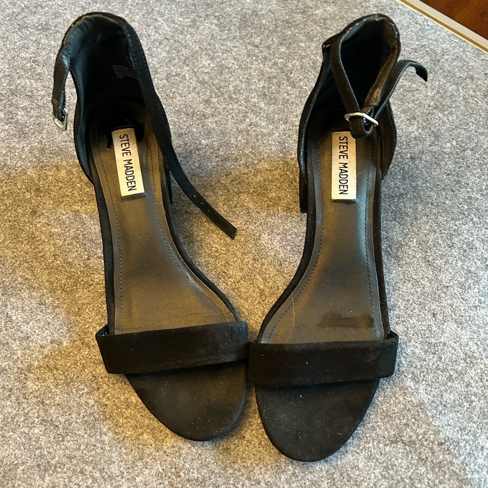 Steve Madden suede block heel.